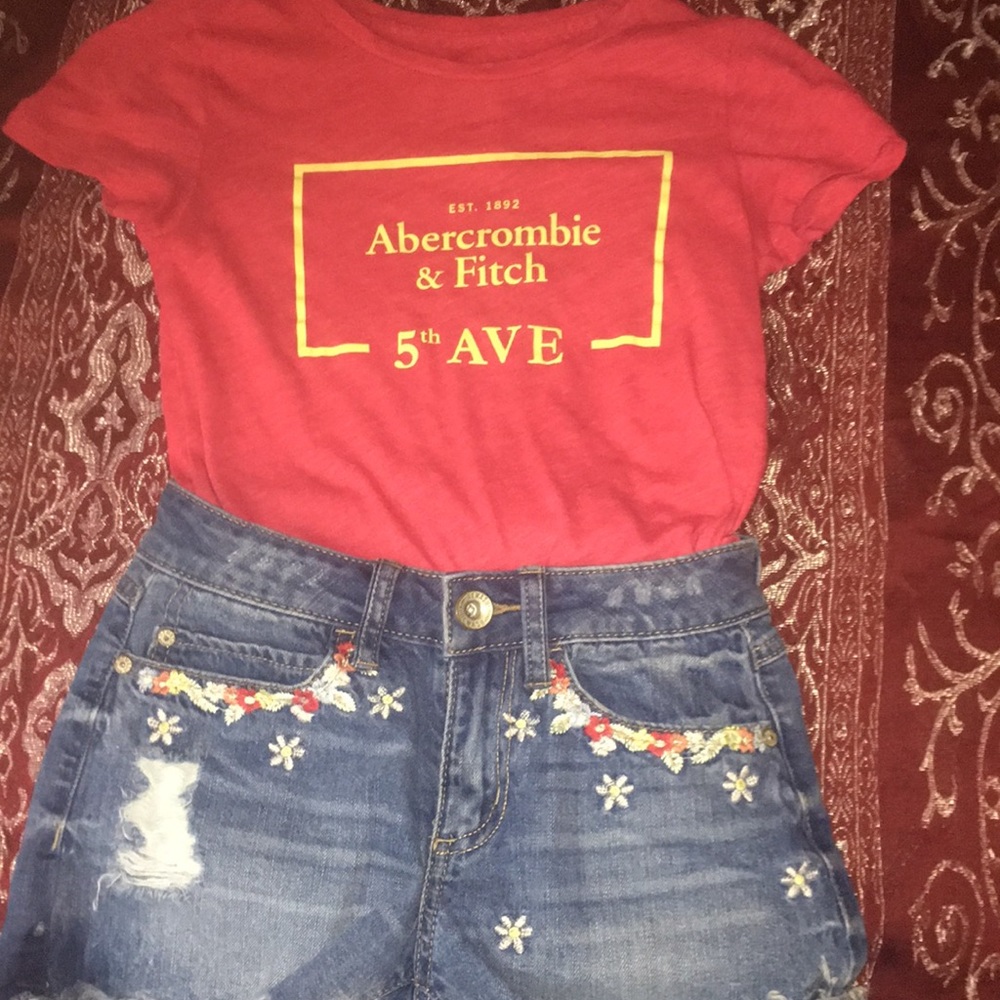 ABERCROMBIE AND FITCH LOGO T-SHIRT | SIZE XS |